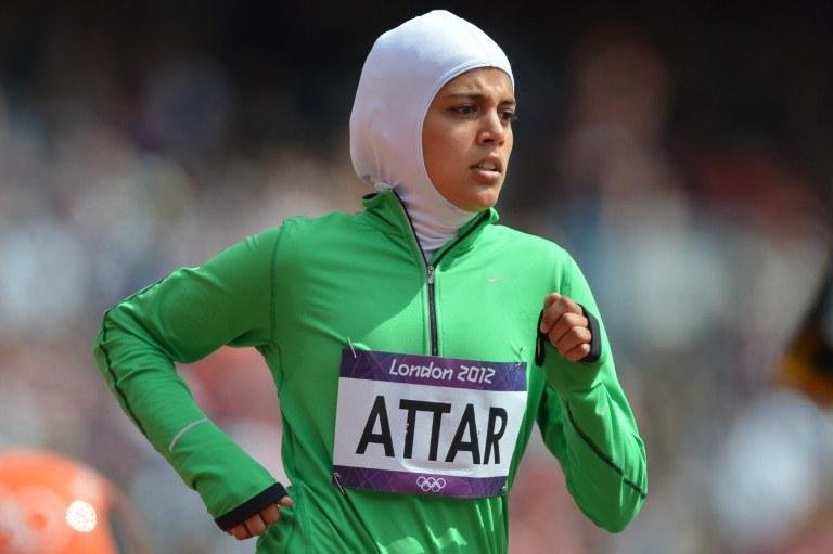 Sarah Attar ficou em &uacute;ltimo nos 800m rasos, mas foi aplaudida