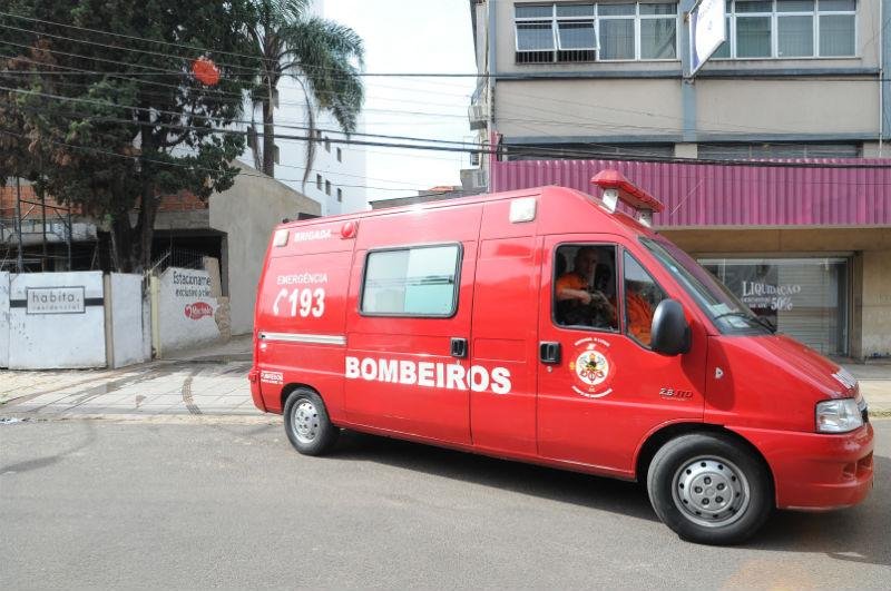 Bombeiros resgataram dois oper&aacute;rios