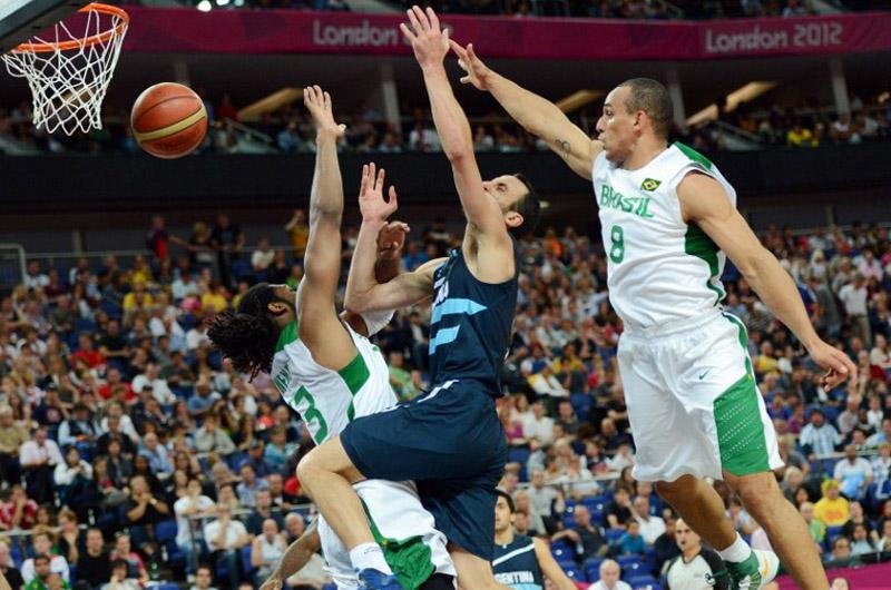 Argentina elimina o Brasil por 82 a 77 no basquete masculino