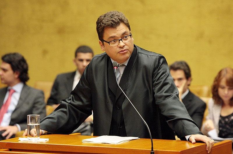 Defesa diz que Jo&atilde;o Cl&aacute;udio Genu circulava dinheiro a mando da c&uacute;pula do PP