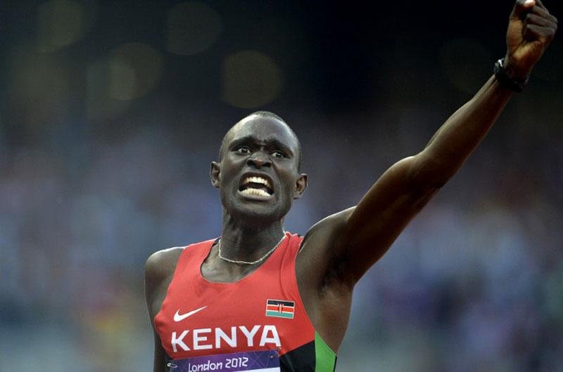 David Lekuta Rudisha, do Qu&ecirc;nia, comemora a vit&oacute;ria nos 800 metros
