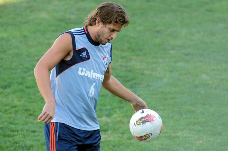 Inter est&aacute; perto de contratar centroavante Rafael Moura 