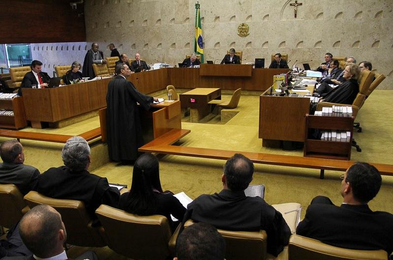 Advogado Luiz Francisco Corr&ecirc;a Barbosa faz a defesa do ex-deputado Roberto Jefferson (PTB-RJ) no STF