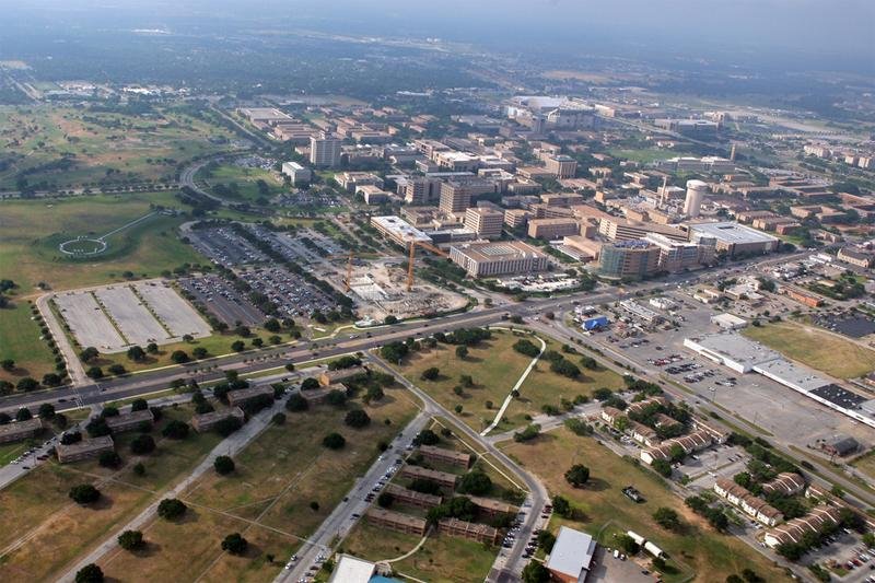 Cidade universit&aacute;ria de College Station entrou em alerta ap&oacute;s tiroteio