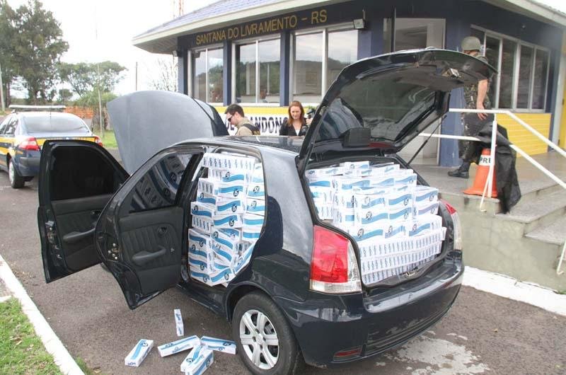PRF apreende 3,5 mil pacotes de cigarro em Livramento