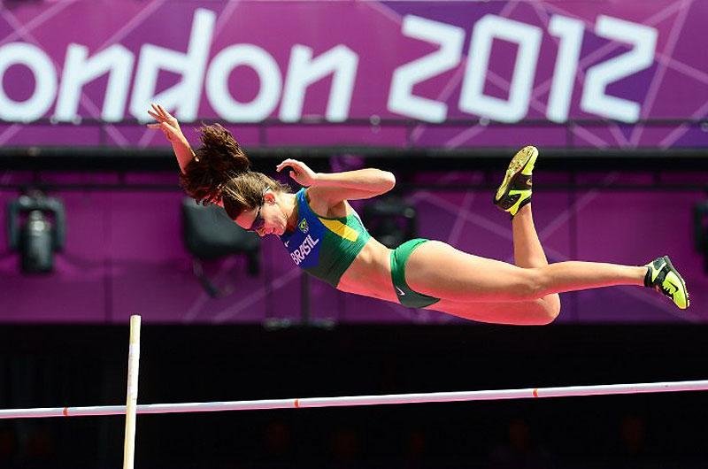 Brasileira n&atilde;o passou de 4,50m no salto com vara nos Jogos de Londres
