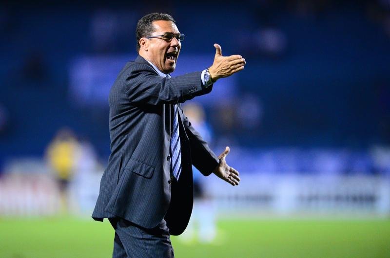 Luxemburgo &eacute; absolvido em julgamento do STJD