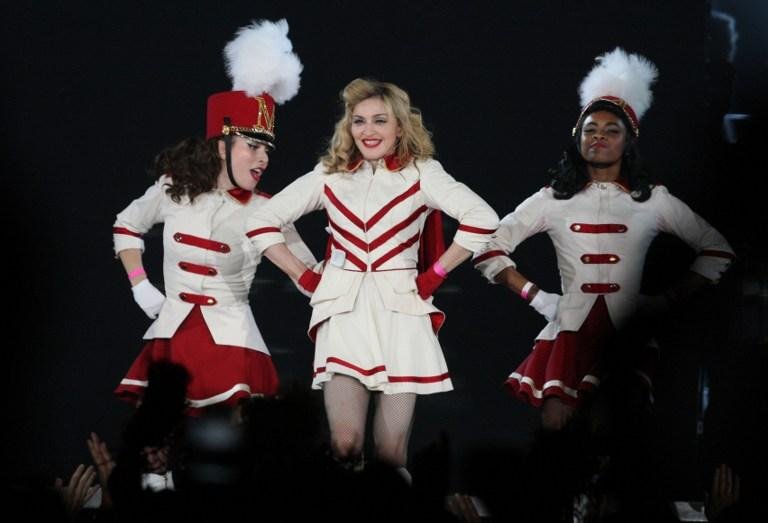 Cantora Madonna durante show da turn&ecirc; MDNA pela Europa