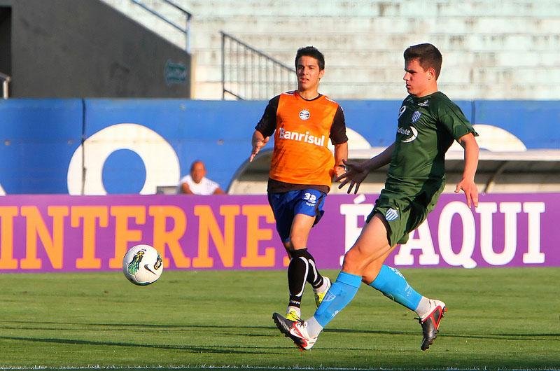Gr&ecirc;mio testa Bertoglio em jogo-treino contra o Novo Hamburgo
