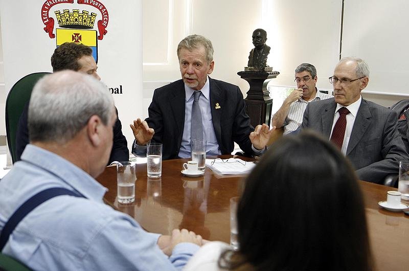 Prefeitura de Porto Alegre prop&otilde;e or&ccedil;amento de R$ 5,1 bilh&otilde;es para 2013