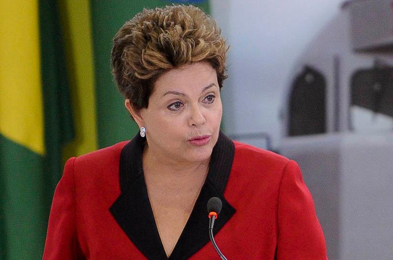 Dilma sanciona LDO com vetos ao texto do Congresso