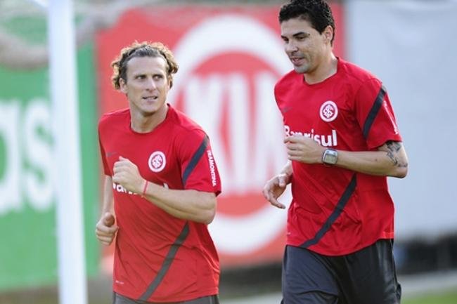 Bol&iacute;var destacou chegada de Forl&aacute;n junto dos centroavantes
