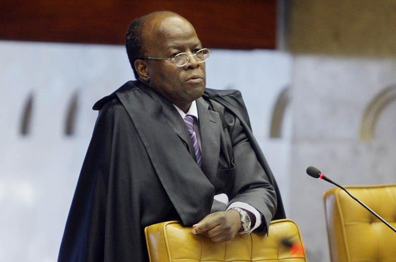 Joaquim Barbosa aponta peculato em contrato do BB com empresa de Val&eacute;rio