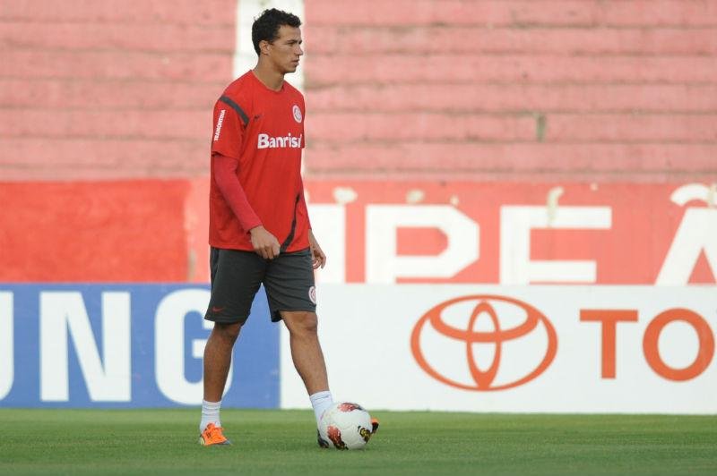 Emiss&aacute;rios do Tottenham est&atilde;o em Porto Alegre para contratar Leandro Dami&atilde;o 