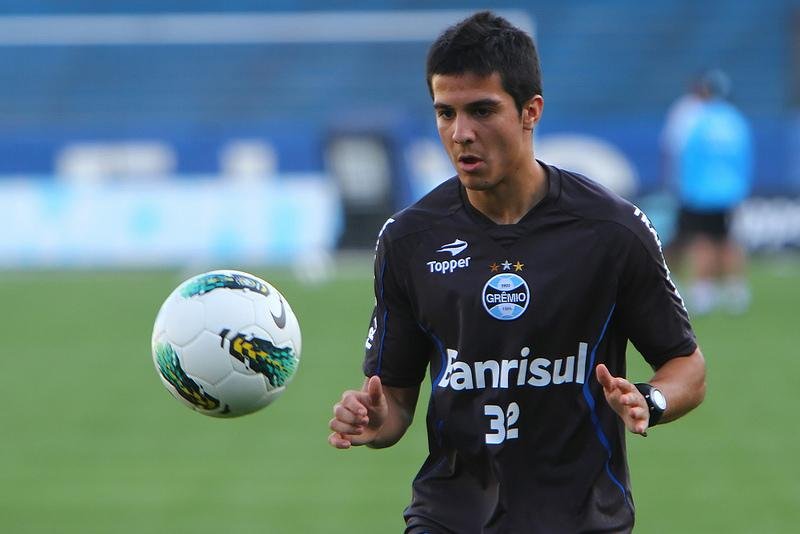 Bertoglio s&oacute; deve voltar a atuar pelo Gr&ecirc;mio no segundo turno do Brasileir&atilde;o