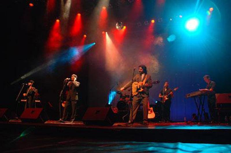 Geminis Bee Gees faz show &agrave;s 21h 