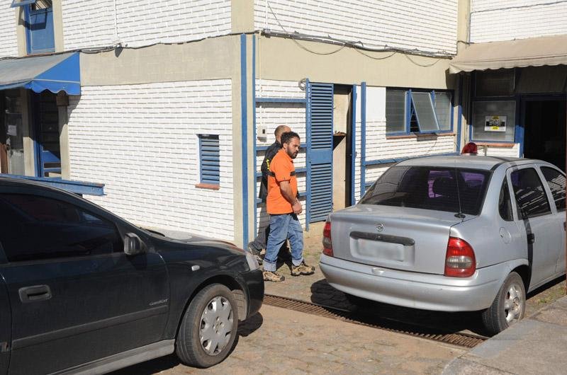 Assaltos a pa&iacute;ses vizinhos tamb&eacute;m fazem parte da extensa ficha criminal