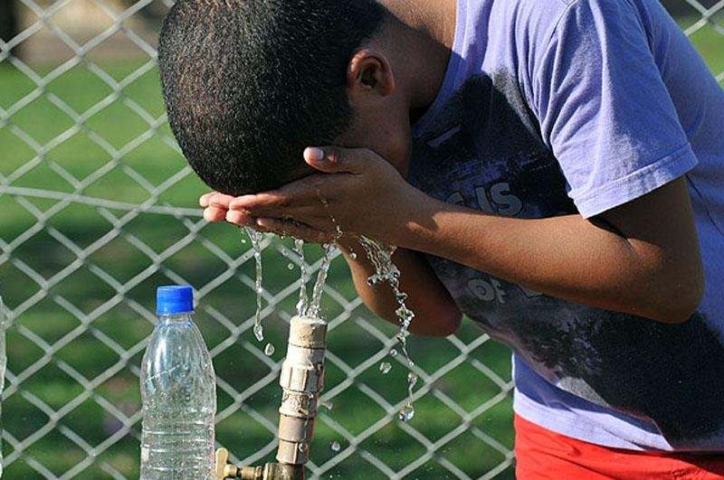 Dica de especialistas &eacute; beber muita &aacute;gua