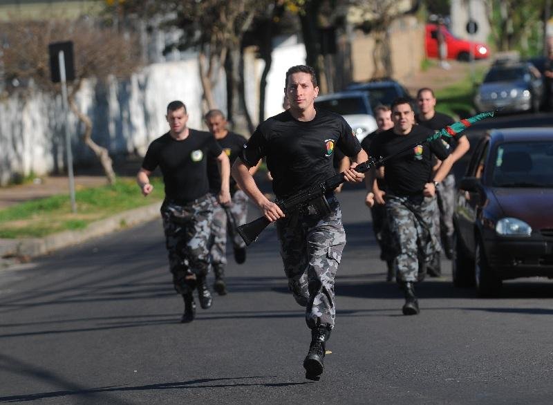 Agentes receberam medalhas e trof&eacute;us pela participa&ccedil;&atilde;o