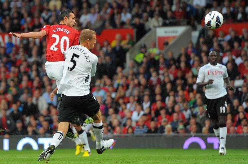 Van Persie marca para o Manchester United no Campeonato Ingl&ecirc;s