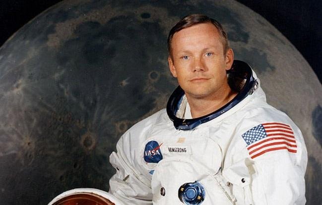 Astronauta Neil Armstrong foi o primeiro homem a pousar na lua
