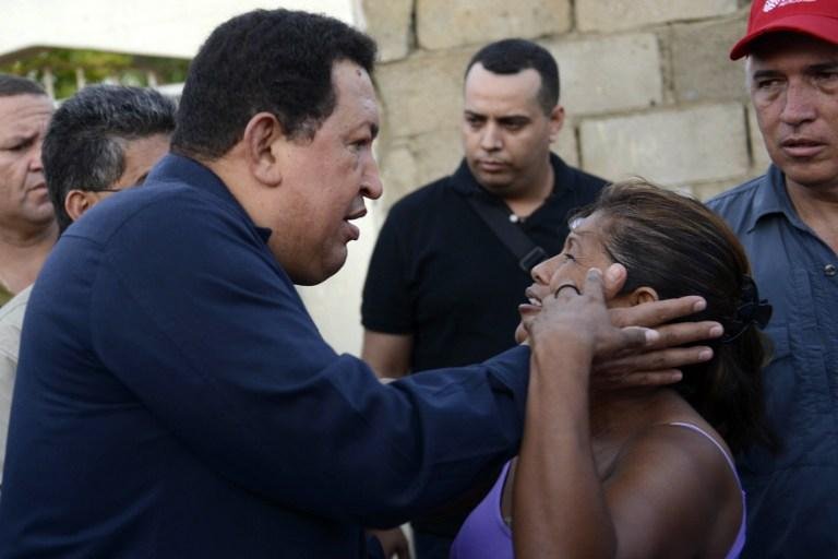Ch&aacute;vez visitou bairro que fica junto &agrave; refinaria