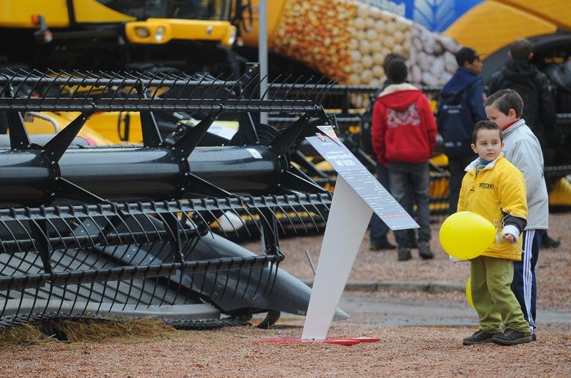 Setor de m&aacute;quinas vende 40% a mais nos primeiros tr&ecirc;s dias da Expointer