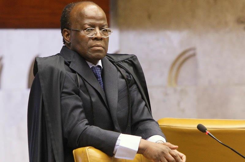 Banco Rural emprestou R$ 3 milh&otilde;es ao PT, diz relator do processo do mensal&atilde;o, ministro Joaquim Barbosa