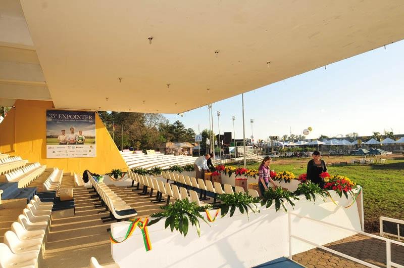 Expointer ser&aacute; inaugurada nesta sexta-feira, &agrave;s 10h, com m&aacute;quinas e animais superando o faturamento do ano passado