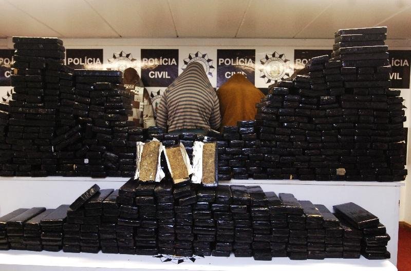 Entorpecente localizado com cinco presos seria vendida na Capital