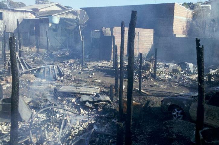 Fam&iacute;lias atingidas por inc&ecirc;ndio na Serra receber&atilde;o aluguel social 