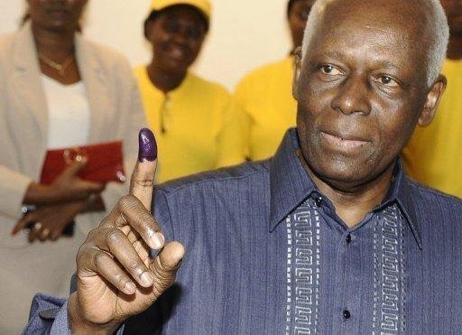 Presidente de Angola confirma perman&ecirc;ncia no poder em elei&ccedil;&otilde;es legislativas