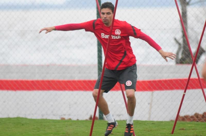 Bol&iacute;var fica de fora da partida contra o S&atilde;o Paulo