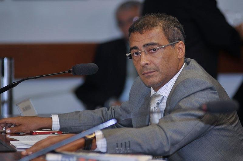 Rom&aacute;rio acusa CBF e Mano por &acute;&acute;cartel`` em convoca&ccedil;&otilde;es