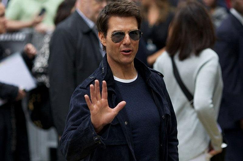 Advogado de Tom Cruise descarta "teste para namorada"
