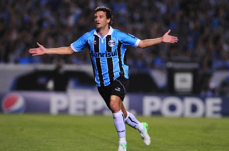 Elano &eacute; amigo de Ganso por causa do Santos