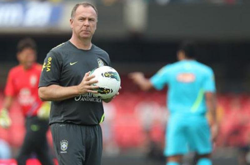Mano enfrenta desconfian&ccedil;a da torcida nesta sexta no Morumbi
