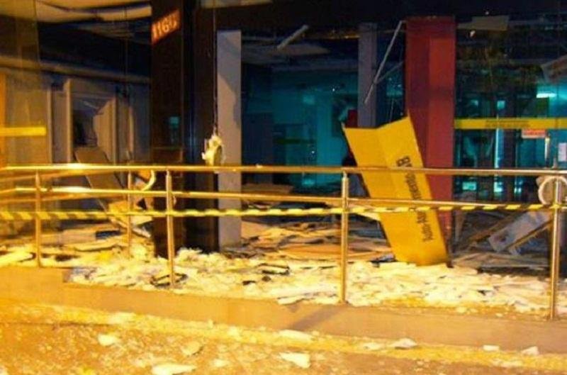 Dois caixas eletr&ocirc;nicos do Banco do Brasil de Nova Bassano foram explodidos neste s&aacute;bado