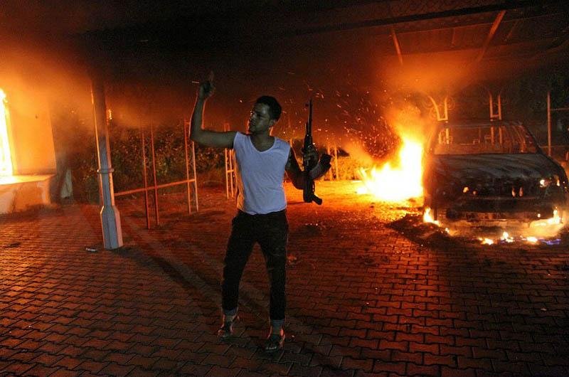 Ataque de manifestantes a consulado matou outros tr&ecirc;s funcion&aacute;rios dos Estados Unidos