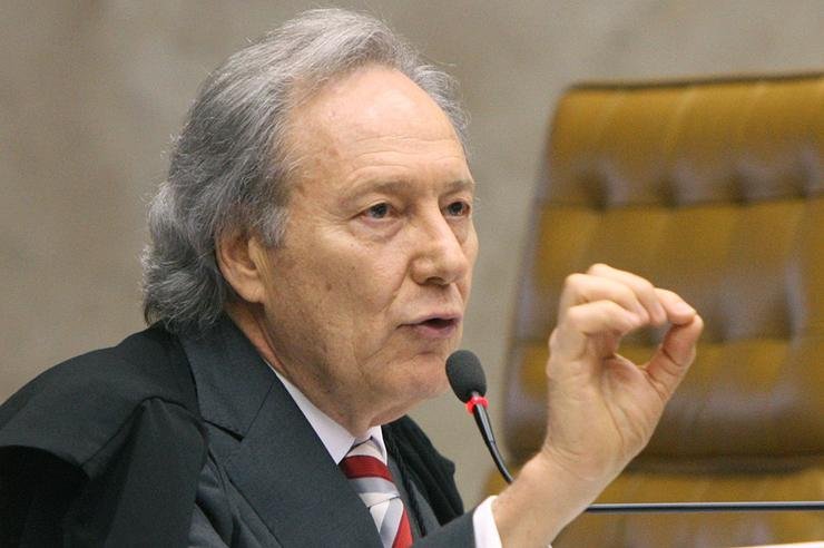 Revisor do mensal&atilde;o, Ricardo Lewandowski, condena ex-presidente do Banco Rural por lavagem de dinheiro
