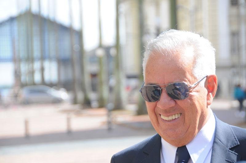 Escritor de Bag&eacute; venceu a elei&ccedil;&atilde;o contra nove candidatos
