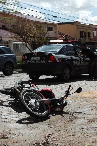 Moto usada na fuga foi abandonada
