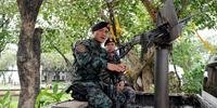 Tropas reforçam segurança em frente a embaixada dos EUA nas Filipinas