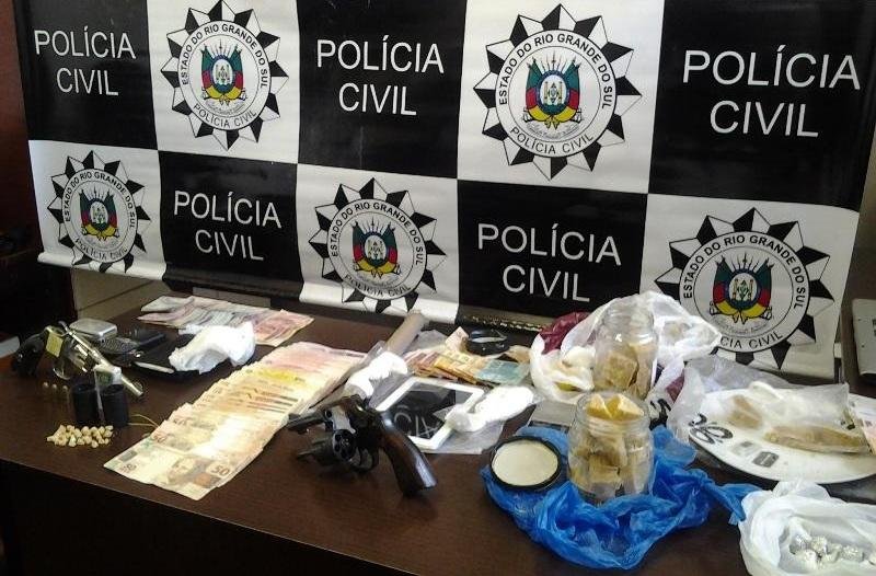 Drogas, armas e ve&iacute;culos foram apreendidos
