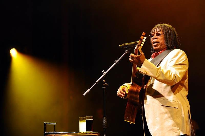 Milton Nascimento faz show de 50 anos em Porto Alegre