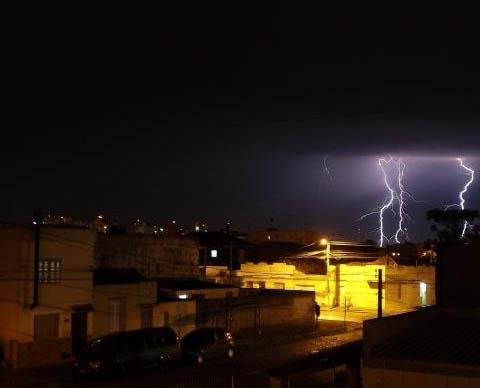 Raios foram vistos em Pelotas, no Sul do Estado