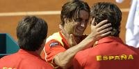 Ferrer vence Isner e garante Espanha na final da Copa Davis