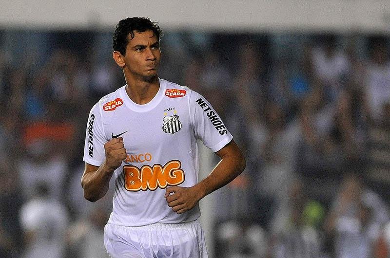 Ganso est&aacute; de sa&iacute;da do Santos e &eacute; disputado por Gr&ecirc;mio e S&atilde;o Paulo