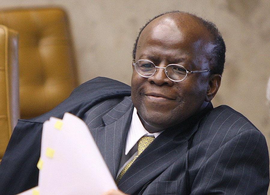 Barbosa analisou a&ccedil;&otilde;es de Del&uacute;bio e Val&eacute;rio para distribuir e dissimular recursos
