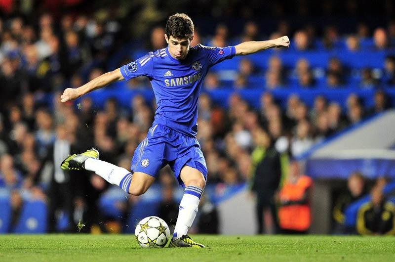 Oscar marca dois, mas Chelsea cede empate &agrave; Juventus